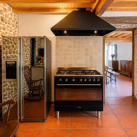 Hébergement de vacances Ferme Rénovée 14 Pers, Barbecue Et Grand Jardin *